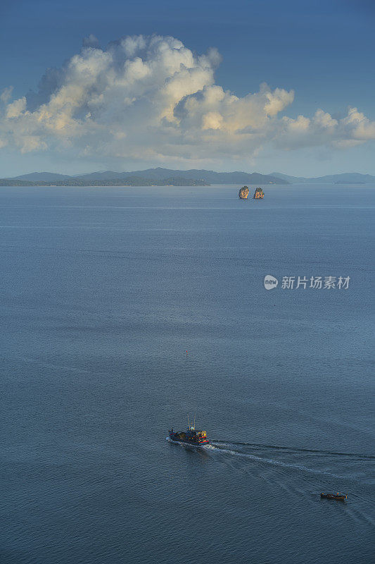 在泰国普吉岛和甲米之间的安达曼海上的岛，Koh Yao Yai的夜景。